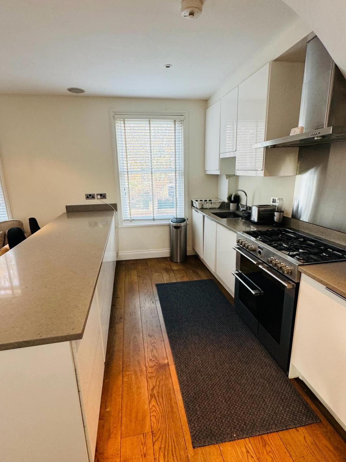 Stunning Flat In Chiswick Leilighet London Eksteriør bilde