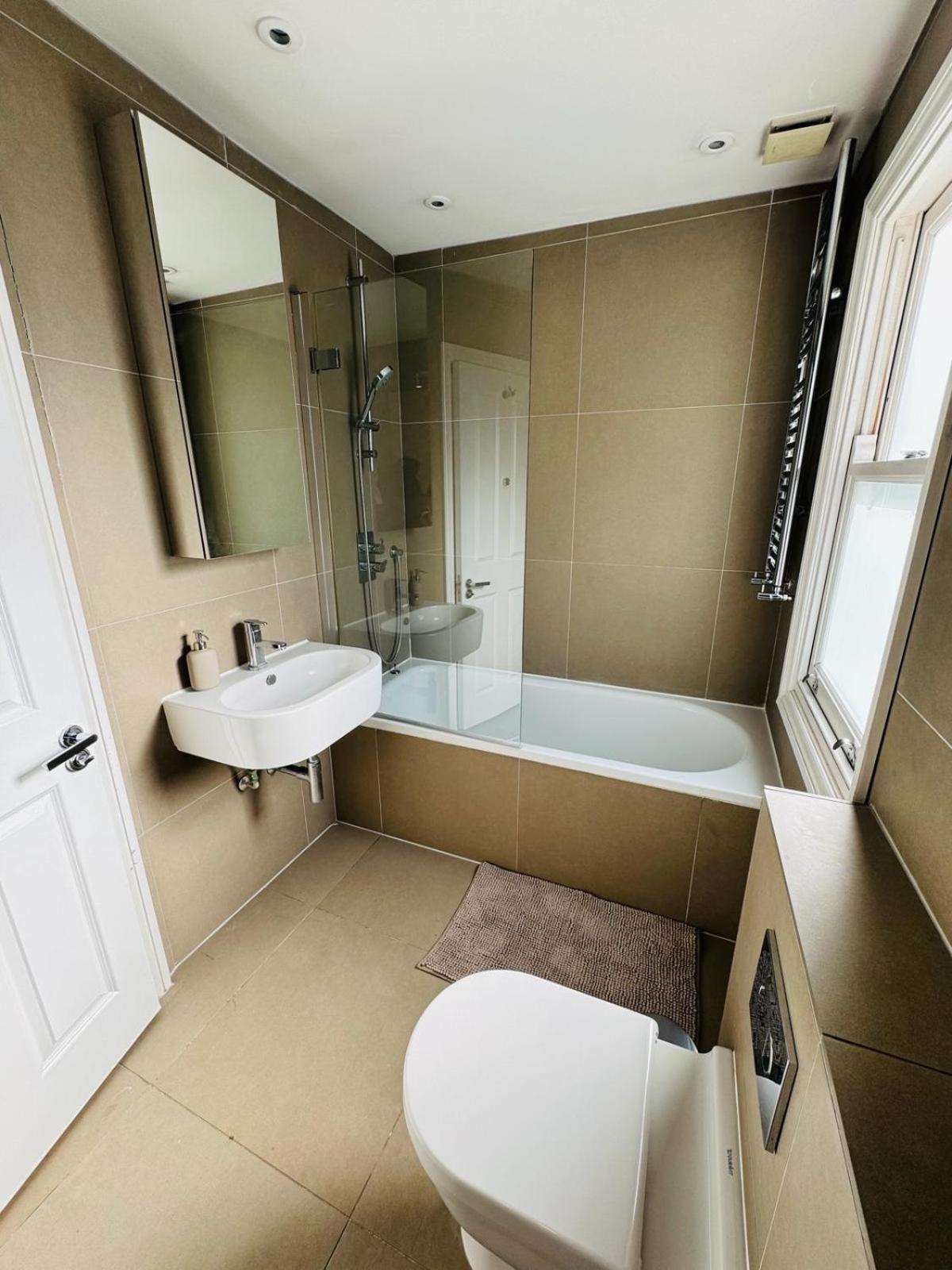 Stunning Flat In Chiswick Leilighet London Eksteriør bilde